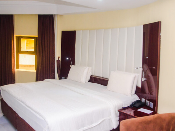 PRESIDENTIAL SUITE - Image 4