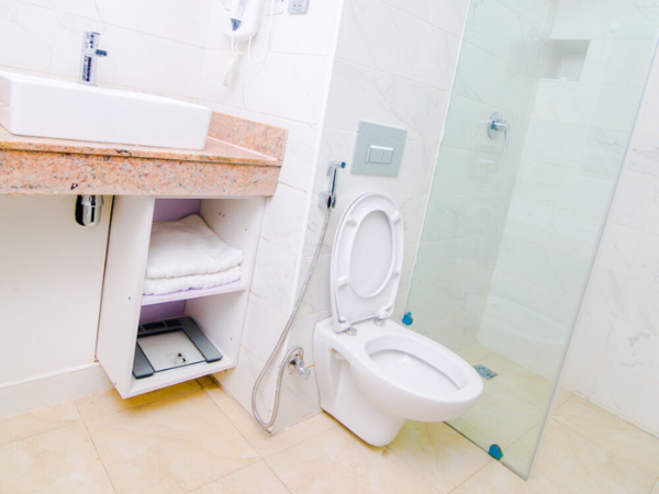 AMBASSADOR SUITE - Image 2