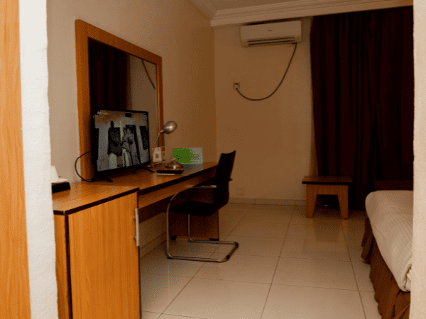 DELUXE DOUBLE - Image 4