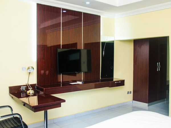 MINI AMBASSADOR SUITE - Image 3